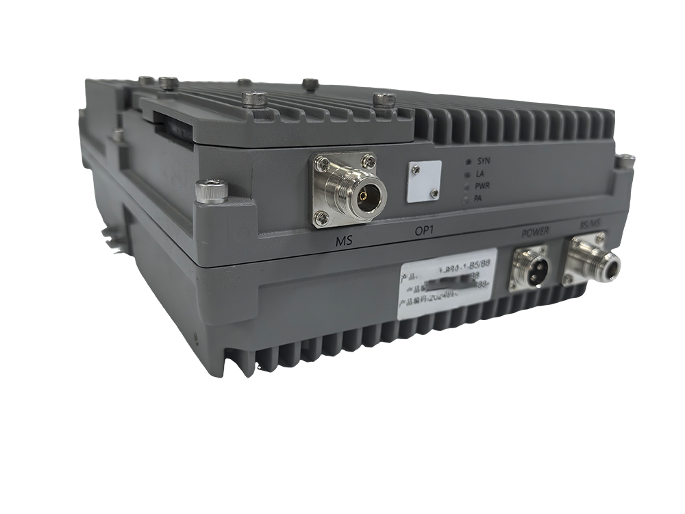  良庆三频手机信号接收器2000㎡