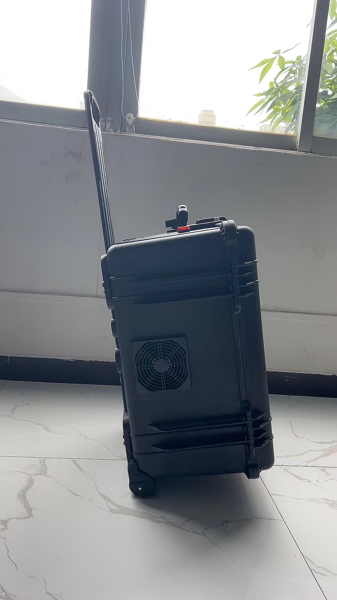 良庆手拉箱型移动通信干扰器